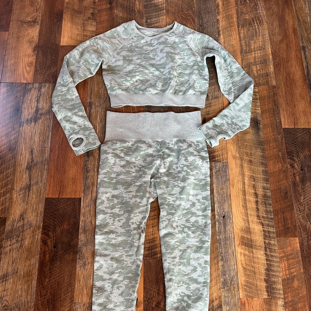 LULU YOGA CLOTHING